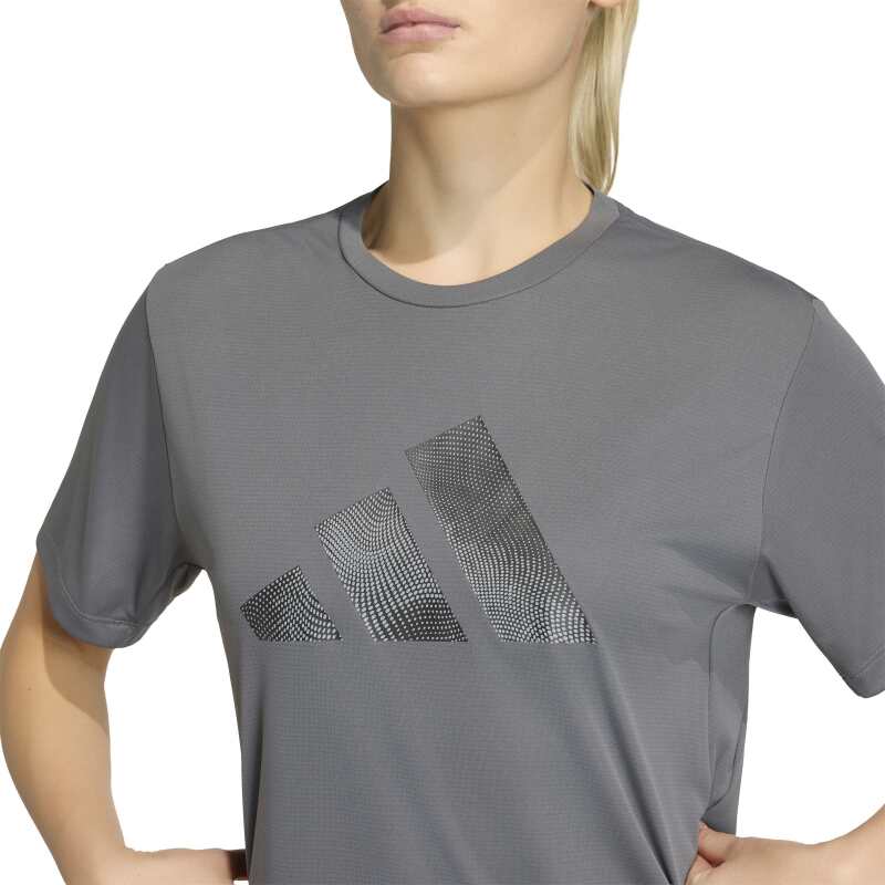 Adidas adi365 Running Essentials Brand Love Gri Kadın Tshirt - 5