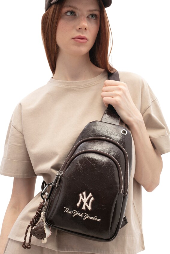 New York Yankees Kahverengi Kadın Omuz Çantası - 2