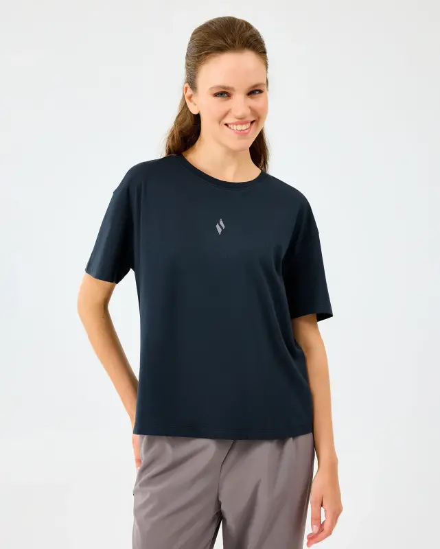 Skechers W Light Fabric T-Shirt Siyah Kadın Tshirt - 1